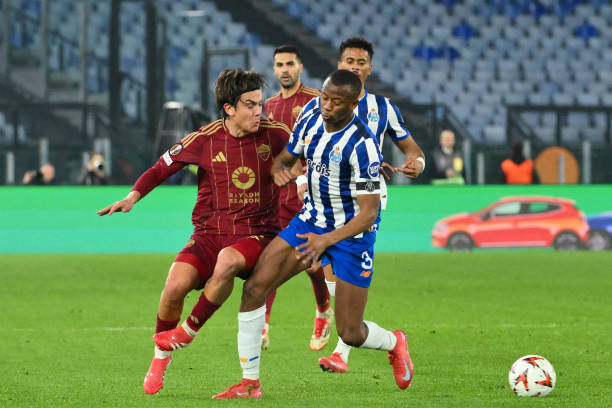 西甲表示特狮签署同意才会接收医疗报告，巴萨持相反意见.